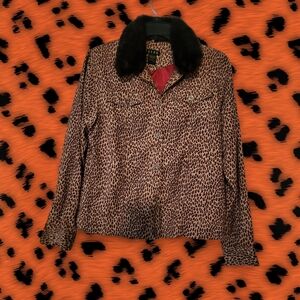 Chic Leopard Print Jean Jacket Faux Fur Collar Look Great With A Pair Of Jeans!